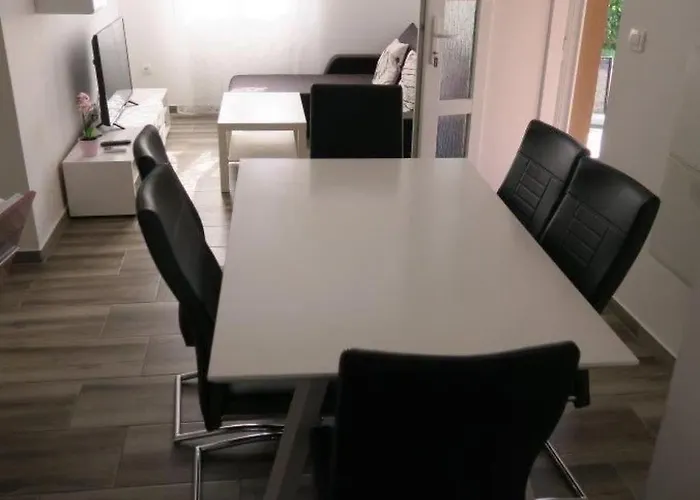 Familienwohnung 1 By Interhome バスカ