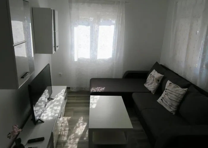 Familienwohnung 1 By Interhome