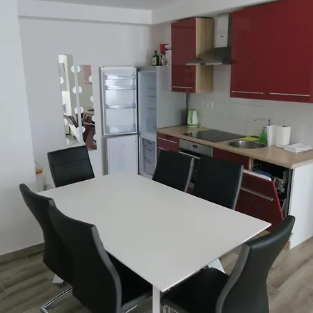 Familienwohnung 1 By Interhome