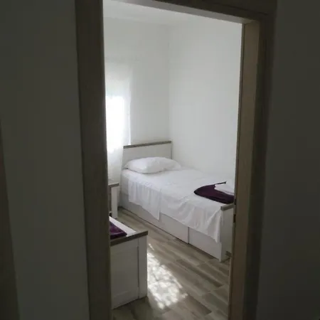 Familienwohnung 1 By Interhome *