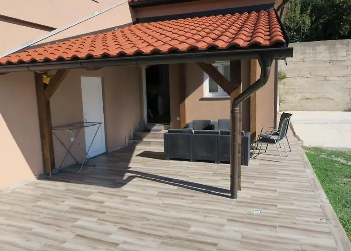 Familienwohnung 1 By Interhome *